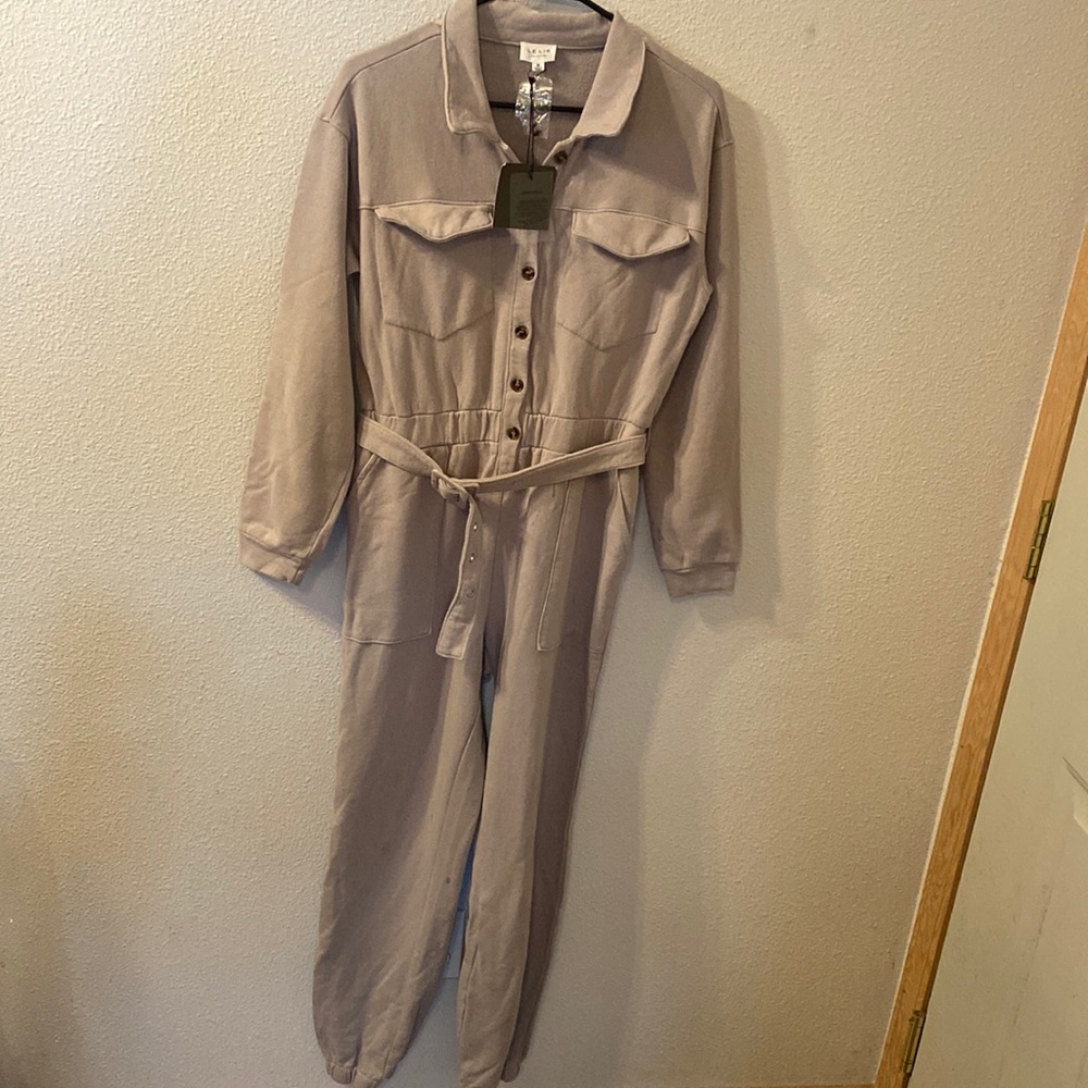 NWT Le Lis gray jumpsuit size medium